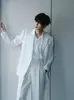 Blazer Branco Estilo Zhang Linghe para Homens, Versátil para Primavera e Outono, Casual, Caimento Solto, Estiloso e de Alta Qualidade com Ombros Almofadados
