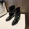 Botas pretas retro de salto grosso e perna larga para mulheres, novo modelo de verão 2026, botas curtas slim-fit de Xinjiang, Sichuan, Xizang, botas de montaria com bico fino