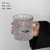 Novo Copo de Vinho Pequeno de Luxo Leve Vidro Espessado Embossado Taça de Vinho Branco Doméstico Pequeno Copo Único Padrão de Pedra Preciosa para Destilados