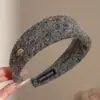 Diadema accesorio para el cabello antideslizante de alta calidad, perfecta para otoño e invierno, con un aspecto suave y elegante, una opción popular entre influencers y mujeres jóvenes, y con alta elasticidad