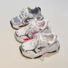 Zapatos para Niños 2026 Verano Nuevo Estilo Niños y Niñas Malla Simple Transpirables Suela Ligera Zapatos Casuales Modernos Versátiles Zapatos de Estudiante Papá