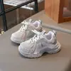 Sapatos Escolares para Meninas Temporada Primavera e Outono 2026 Tênis Esportivos Respiráveis Celebridade da Internet Outono Primavera Meninas Antiderrapantes Sapatos de Pai Sapatos Infantis