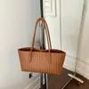 Bolso de Hombro Cruzado de Mimbre de Nicho para Mujer 2026 Nuevo Verano Gran Capacidad para Viajes Cotidianos Elegante Bolso Tote de un Solo Hombro