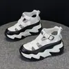 Sandalias Estilo Papá para Mujer 2026 Verano Nuevas Suela Suave Ligeras Huecas Transpirables que Aumentan la Altura Casual Moda Versátiles Zapatos Blancos