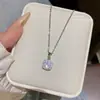 Elegante Colar de Cubo de Açúcar, Pingente de Luxo Leve de Nicho de Alta Qualidade, Versátil Simples Moderno Acessório de Corrente de Clavícula em Aço Titânio para Mulheres