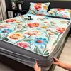 Juego de Tres Piezas de Alfombrilla Refrigerante de Seda de Hielo de Verano con Sábana Ajustable para Dormitorio de Estudiantes, Alfombrilla Suave Refrigerada por Aire, Lavable a Máquina, Plegable, Alfombrilla de Regalo al por Mayor