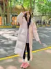 2026 Zhongxi Pinghu Abrigo Largo de Plumas para Mujer, Estilo Coreano por Encima de la Rodilla, Nuevo Engrosado 90% Plumón de Pato Blanco, Ropa para Mujer Estudiante Tallas Grandes