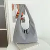 Bolsa de ombro leve vintage 2026 estilo coreano Dongdaemun moda xadrez texturizado simples listrado sob o braço