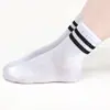 Calcetines de Estudiante Blanco Puro Algodón Peinado Calcetines para Niños Color Puro Masculino y Femenino Calcetines de Media Caña para Bebé Calcetines Deportivos Casuales al Por Mayor