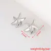 Brincos Texturizados de Alta Qualidade Europeus e Americanos da Moda para Mulheres, Design Tridimensional de Flor e Estrela do Mar em Aço Inoxidável, Brincos Simples de Nicho