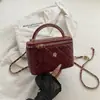 Bolsa pequena estilosa e versátil para mulheres, nova coleção 2026, perfeita para o trabalho e o uso diário, bolsa transversal leve e chique