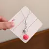 Una fruta de la paz~ Llavero de fruta pequeña y realista, correa para teléfono, decoración de mochila, accesorio colgante para coche