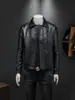 Jaqueta de couro masculina para outono e inverno, novo estilo com gola de lapela, jaqueta de couro biker casual da moda, versão coreana slim-fit para homens