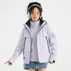 2026 nuevo estilo popular chaqueta polar tres en uno a prueba de viento e impermeable para exteriores para hombres y mujeres, adecuada para otoño e invierno, e ideal para senderismo