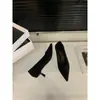 Scarpins Pretos de Camurça Estilo Francês de Nicho, Novo Modelo Primavera/Outono 2026, Elegantes Sapatos Rosas de Socialite para Combinar com Vestidos