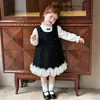 Conjunto de saia estilo Chanel para meninas, novo estilo outono, camisa com gravata borboleta para bebê, vestido colete com miçangas, vestido para criança pequena, tendência transfronteiriça