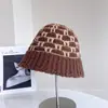 Sombrero de Pescador a Cuadros de Color Contrastante de Moda para Mujer en Otoño e Invierno, Versátil Sombrero de Punto de Lana Casual, Estilo Japonés Resistente al Frío y Cálido