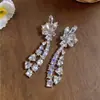 Collar Colgante de Zirconia Super Brillante Forma de Gota de Agua, Pendientes Minimalistas de Moda de Lujo Ligero, Conjunto de Joyería de Nicho con Diseño Único