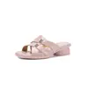 Zapatillas Exteriores Cómodas y Elegantes de Piel de Oveja con Hebilla Metálica 2026 Verano Gruesas de Tacón Medio Punta Redonda Punta Abierta Sandalias Casuales de Cuero Genuino para Mujer