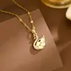Collar de Acero de Titanio con Cisne Incrustado de Circonita para Mujer, Verano Transfronterizo Lujo Ligero Diseño de Nicho, Cadena para Clavícula de Joyería Versátil de Gama Alta