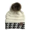 2018 AliExpress Europeo y Americano nuevo gorro de lana Amazon popular color a cuadros a juego bola de pelo cc gorro de punto