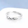 Anillo de Pareja Corazón Retro Moda Grabado Simple Anillo de Dedo Regalo del Día de San Valentín Diamante Amor Anillo Abrible