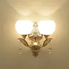 Luminária de Parede Dourada Quarto Moderna Minimalista Sala de Estar Luminária de Parede Estilo Europeu Corredor de Escada LED Controle Remoto Quarto Luminária de Cabeceira