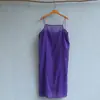 Oferta especial em estoque excedente de fábrica: descontos sazonais para clientes em vestidos, camisas, saias e calças pantalona de algodão e linho de verão e outono