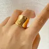 Anillo Asimétrico Simple Brillante Estilo Frío Nuevo Chapado en Oro de 18 Quilates Anillo Femenino Cóncavo y Convexo Creativo