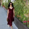 Vestido de Alça Longo Slim Estampado Moda Europeu e Americano Sexy Francês com Renda em Blocos Decote V Sem Mangas para Mulheres