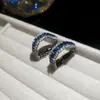 Brincos Triangulares de Zircônia Agulha de Prata, Artesanato Robusto Retro Europeu e Americano, Estilo Leve de Luxo, Brincos Versáteis com um Design Único, Acessórios de Orelha de Nicho