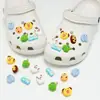 Pingentes de sapato de estrela e borboleta, acessórios de sapato com furo floral, resina de desenho animado, acessórios decorativos DIY versáteis e fofos, removíveis