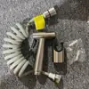 Juego de Rociador para Bidé de Inodoro Acero Inoxidable Kit de Higiene Femenina Baño Balcón Potenciador Una Entrada Dos Salidas Válvula de Ángulo