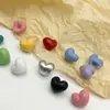 Cor de macaron botão de coração de pé alto cor de plástico coração de pêssego botão liso decoração de suéter infantil camisa de tricô