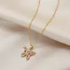 Nueva cadena de clavícula de lujo estilo coreano, collar versátil de acero de titanio de moda para mujer, colgante simple clásico de circón, accesorio versátil