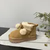 Decoración colgante de bola de felpa, gamuza, tricolor, cálidas, botas de nieve gruesas, nuevo producto de invierno 2026, botas grandes de algodón al por mayor