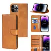 Adequado para iPhone 15 capa de celular de couro com padrão de bezerro e porta-cartões 15promax capa de celular de couro com suporte flip magnético forte