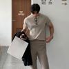 Suéter de verano de color sólido con cuello redondo y manga corta para hombre, corte ajustado, elástico, tendencia, diseño versátil, camiseta de media manga con rayas verticales.