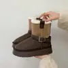 Más terciopelo grueso aumento de altura suela gruesa botas de nieve para mujer nuevo estilo invierno suela suave cálido retro piel algodón zapatos