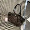 Bolso tote de axila con estampado de leopardo y pliegues retro para mujer, nueva colección otoño 2026, bolso de mano de moda niche, bolso de hombro para el día a día