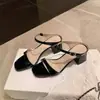 Sandálias Abertas First Encounter Verão para Mulheres com Salto Bloco Verão 2026 Estilo Fada de Alta Qualidade para Combinar com Saias, Salto Alto Slip-On Off-White
