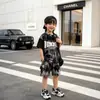 Conjunto Ligero para Niños 2026 Nuevo Estilo para Niños Pequeños, Verano Rayas Verticales Diseño de Letras, Elegante Conjunto de Dos Piezas de Manga Corta con Cuello Redondo para Niños