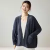 Cardigan Feminino de Tricô Cashmere Texturizado com Costelas Gola V Manga Longa com Bolsos Estilo Preguiçoso Solto Casual Versátil Peça Externa Sem Botões