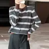 Cardigan de Tricô Gola Redonda em Lã Pura com Listras Color Block, Casaco Versátil de Caimento Solto para Mulheres - Coleção Outono/Inverno 2026