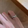 Impresionante anillo de diamantes vintage, diseño de nicho retro exquisito de lujo ligero con un toque de alta gama y artesanía intrincada