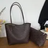 Bolsa tote grande de alta qualidade para o novo modelo de 2026, para uso diário transfronteiriço, bolsa de ombro casual feminina, bolsa moderna e estilosa para mãe e filha
