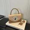 Nova Bolsa Quadrada Pequena Bolsa de Mão Feminina 2026 Bolsa Transversal de Ombro Único Retrô Tendência da Moda Nova Bolsa Quadrada Pequena Feminina