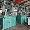 Serie de Marco de Sombrilla Tipo C Máquina Completamente Nueva Instalación y Puesta en Marcha Duradera Máquina de Moldeo por Inyección Vertical de Segunda Mano Procesamiento a Pequeña Escala
