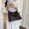Bolsa de alta qualidade grande capacidade feminina 2026 nova outono retrô bolsa transversal estilo quente casual bolsa de ombro único para trabalho