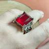 Nuevo anillo de gemas para hombre con personalidad dominante retro de Europa y Estados Unidos con joyas populares de Amazon y eBay.